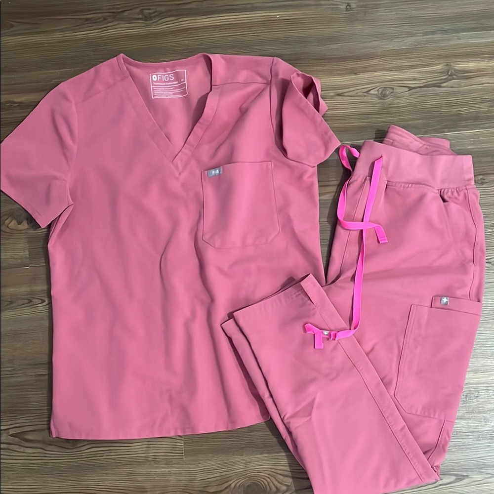 Figs Pink Scrub Set